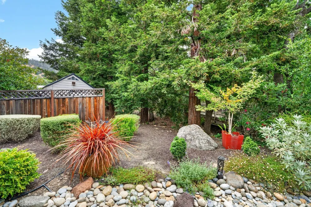 32 Springhill Court Santa Rosa, CA 95409