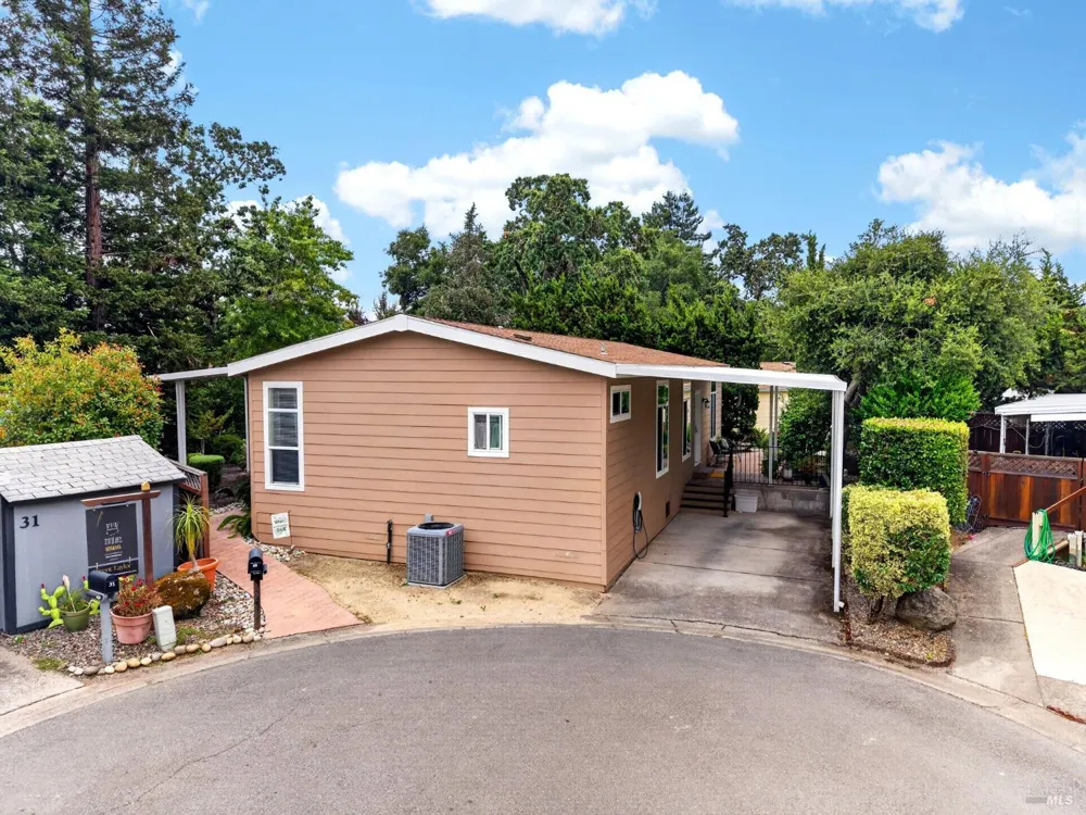 32 Springhill Court Santa Rosa, CA 95409