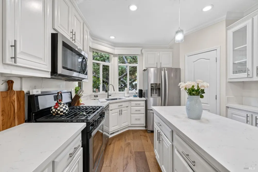 32 Springhill Court Santa Rosa, CA 95409