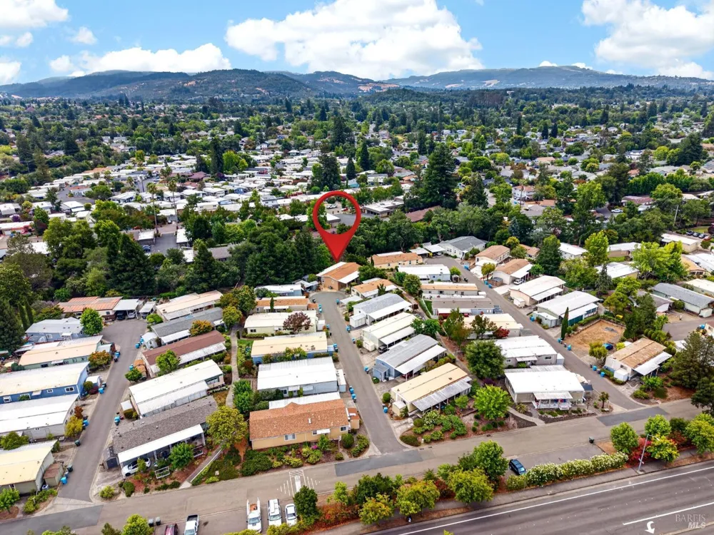 32 Springhill Court Santa Rosa, CA 95409