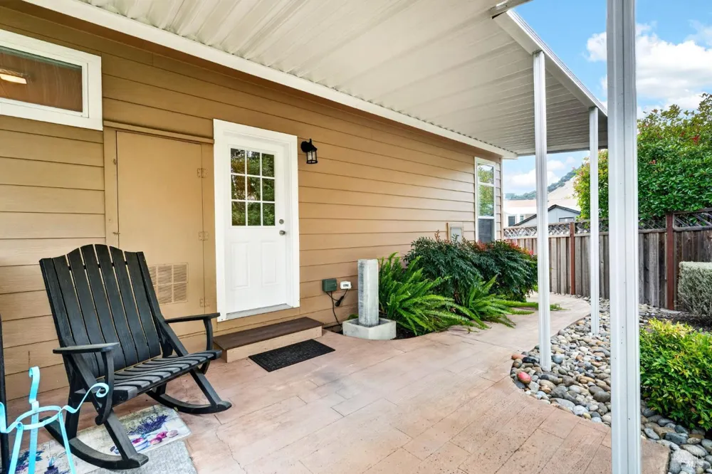 32 Springhill Court Santa Rosa, CA 95409