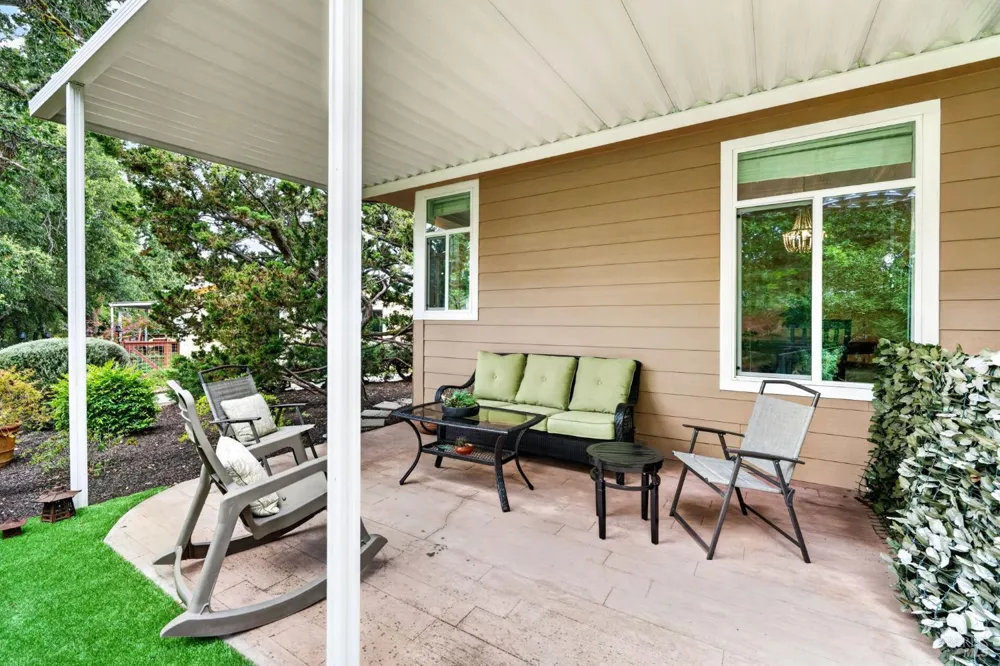 32 Springhill Court Santa Rosa, CA 95409