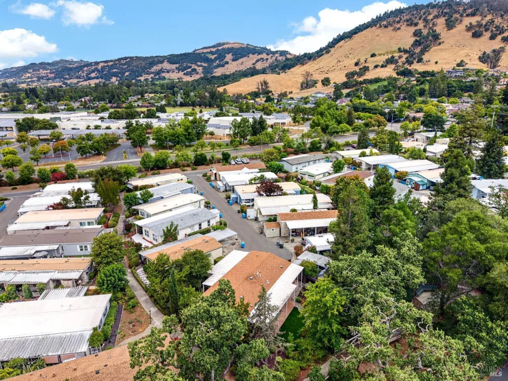 32 Springhill Court Santa Rosa, CA 95409