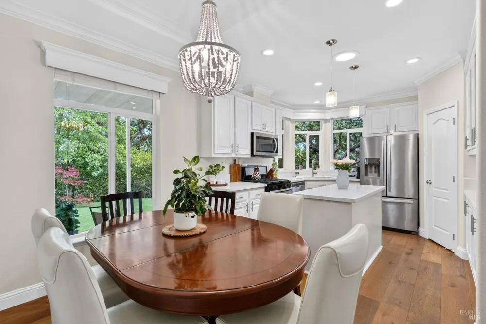32 Springhill Court Santa Rosa, CA 95409