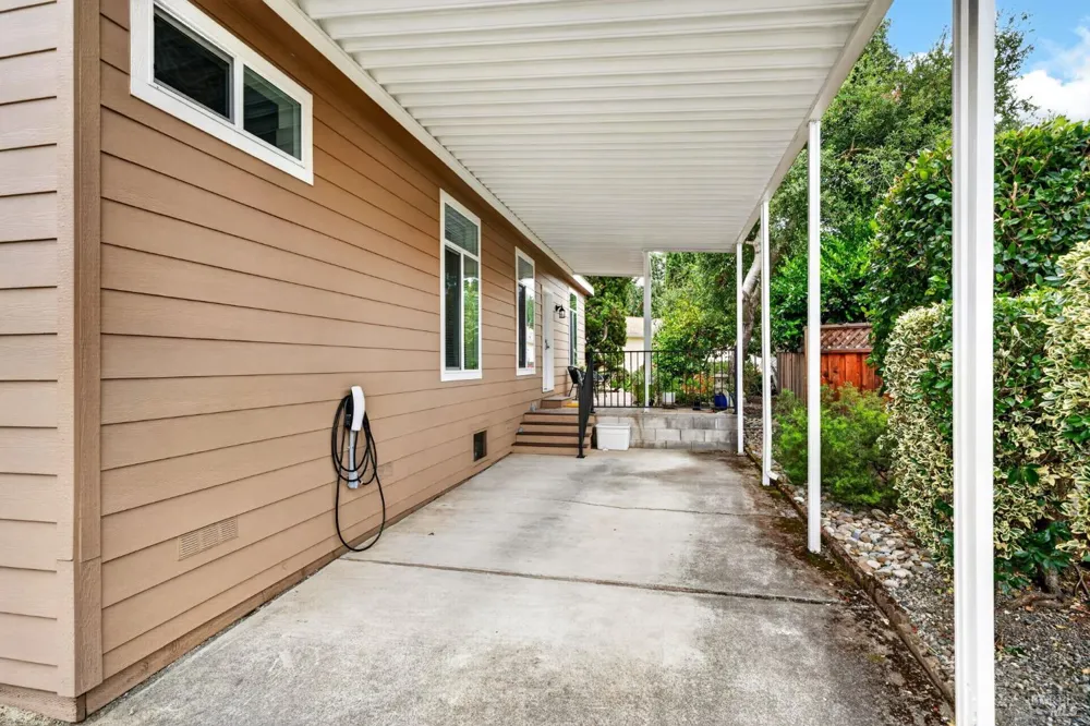 32 Springhill Court Santa Rosa, CA 95409