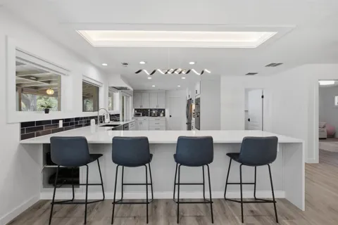 8901 Grandview Drive