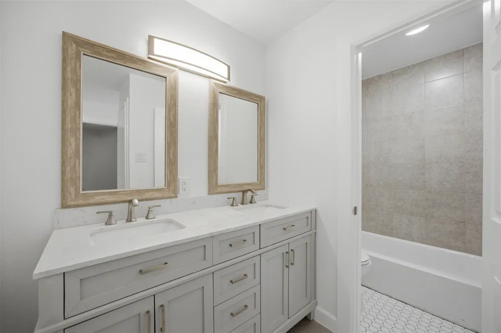 5801 Thunderbird Street #B-22 Lago Vista, TX 78645