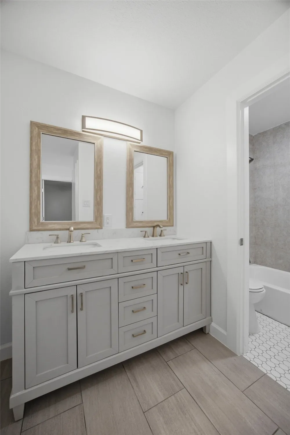 5801 Thunderbird Street #B-22 Lago Vista, TX 78645
