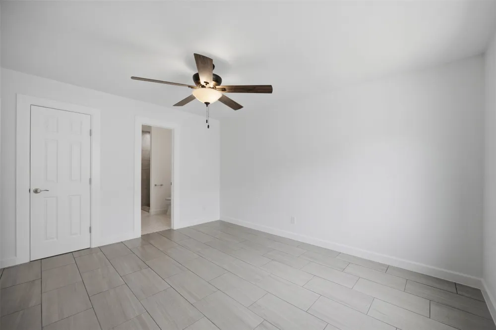 5801 Thunderbird Street #B-22 Lago Vista, TX 78645