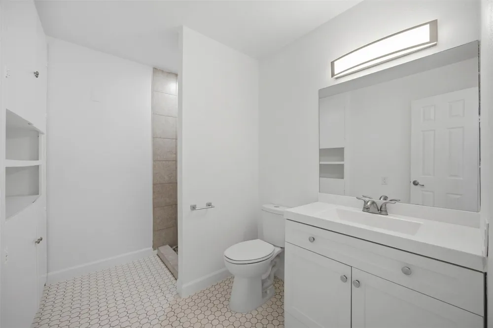 5801 Thunderbird Street #B-22 Lago Vista, TX 78645