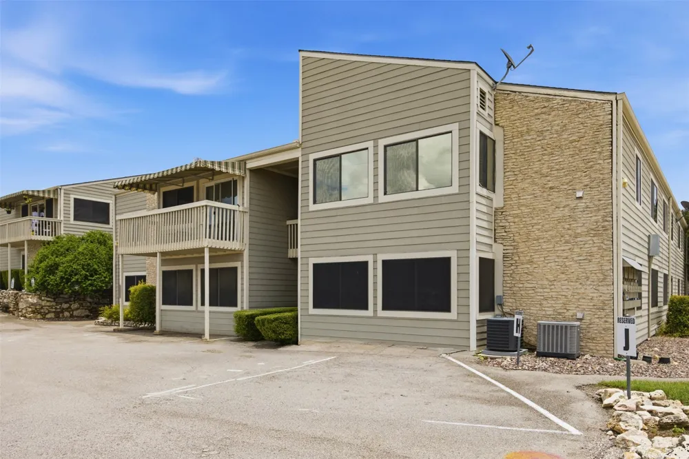 5801 Thunderbird Street #B-22 Lago Vista, TX 78645