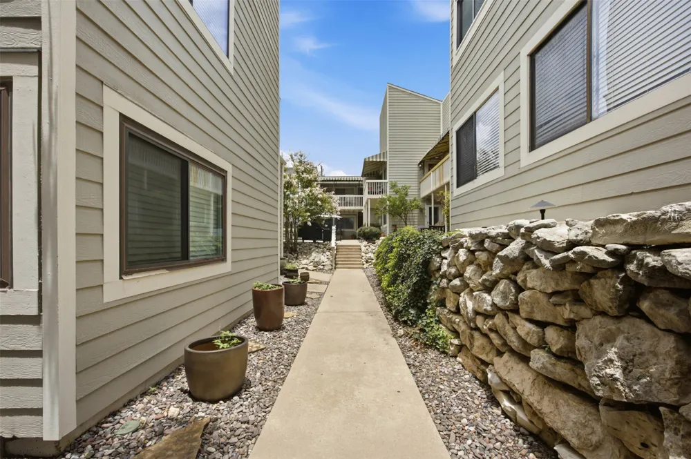5801 Thunderbird Street #B-22 Lago Vista, TX 78645
