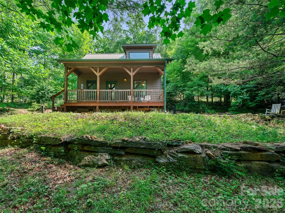 262 Little Pond Drive Burnsville, NC 28714