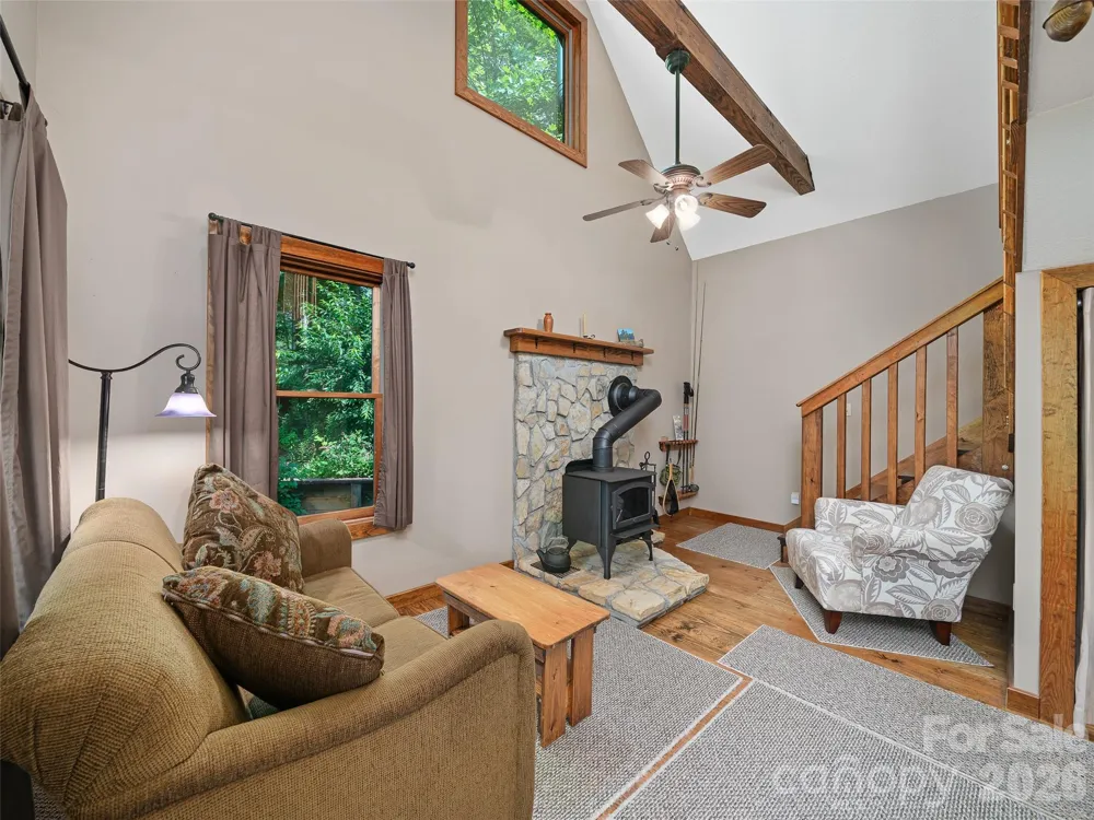 262 Little Pond Drive Burnsville, NC 28714