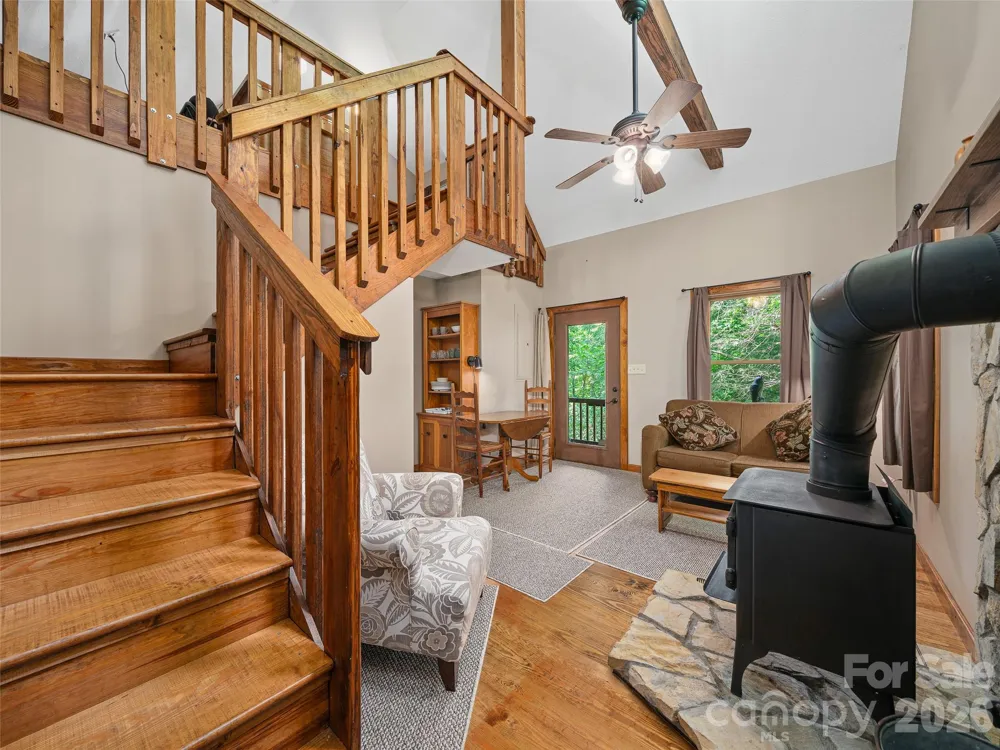 262 Little Pond Drive Burnsville, NC 28714