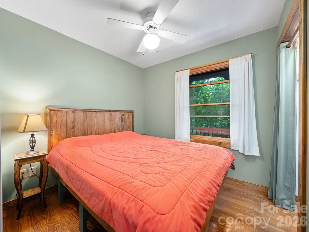 262 Little Pond Drive Burnsville, NC 28714