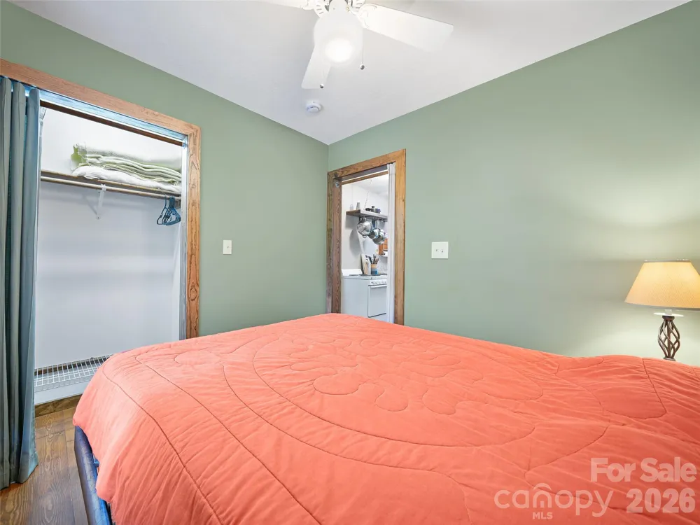 262 Little Pond Drive Burnsville, NC 28714