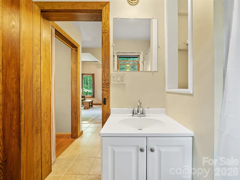 262 Little Pond Drive Burnsville, NC 28714