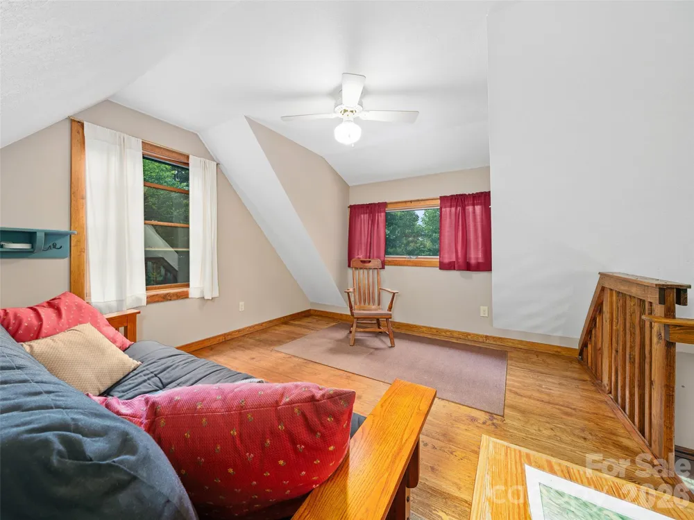 262 Little Pond Drive Burnsville, NC 28714