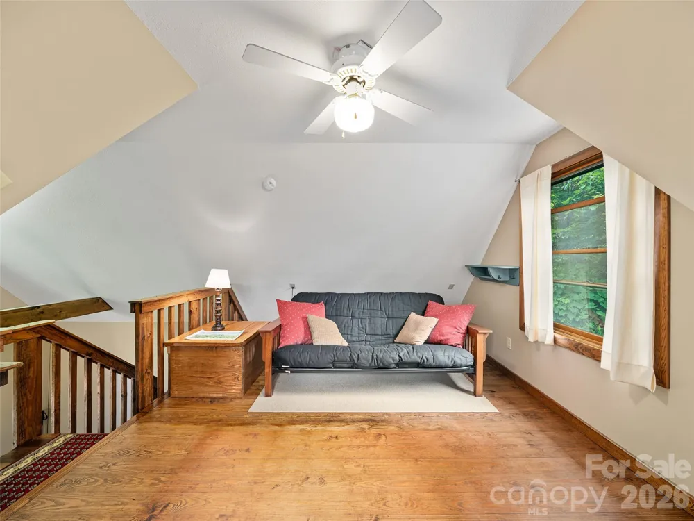 262 Little Pond Drive Burnsville, NC 28714