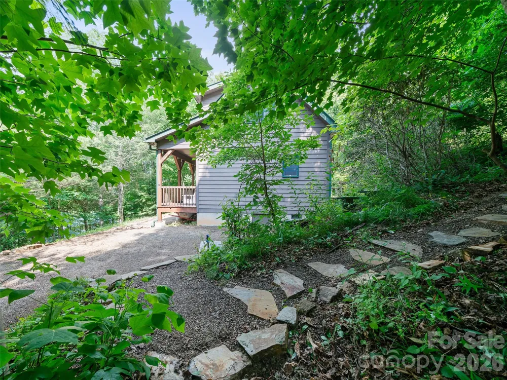 262 Little Pond Drive Burnsville, NC 28714