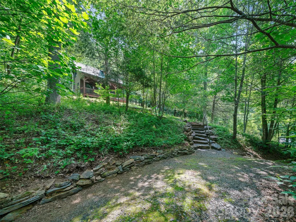 262 Little Pond Drive Burnsville, NC 28714