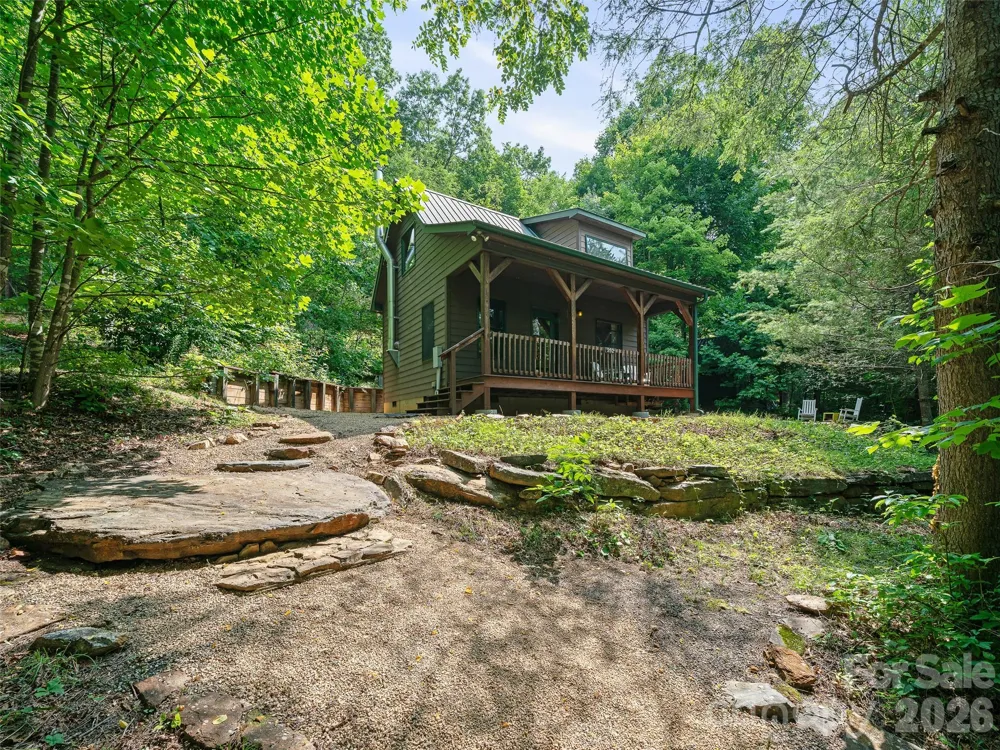 262 Little Pond Drive Burnsville, NC 28714