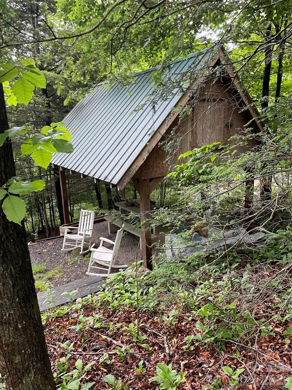 262 Little Pond Drive Burnsville, NC 28714