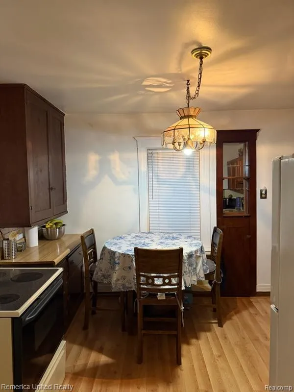 435 Riverbank Street Wyandotte City, MI 48192
