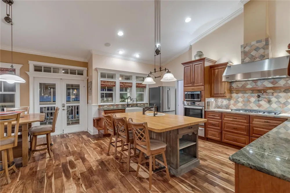 521 S PENINSULA AVENUE New Smyrna Beach, FL 32169