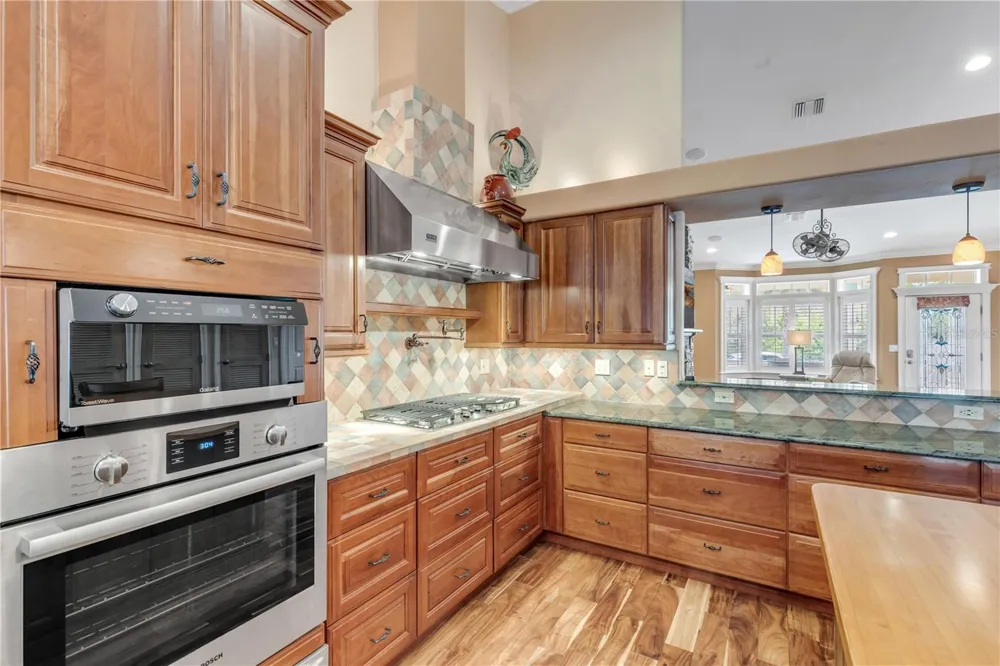 521 S PENINSULA AVENUE New Smyrna Beach, FL 32169
