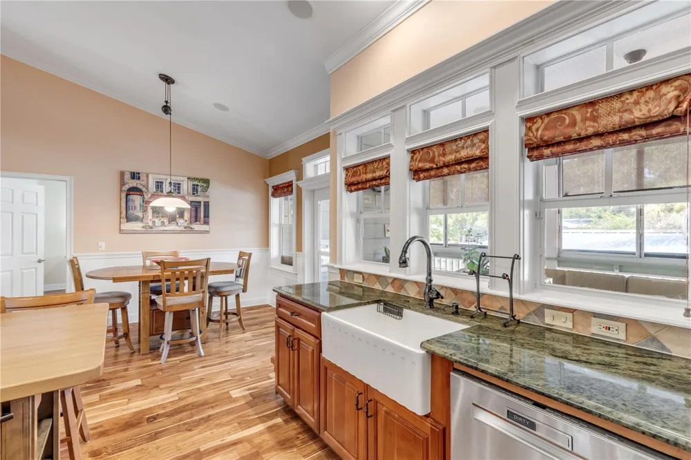 521 S PENINSULA AVENUE New Smyrna Beach, FL 32169