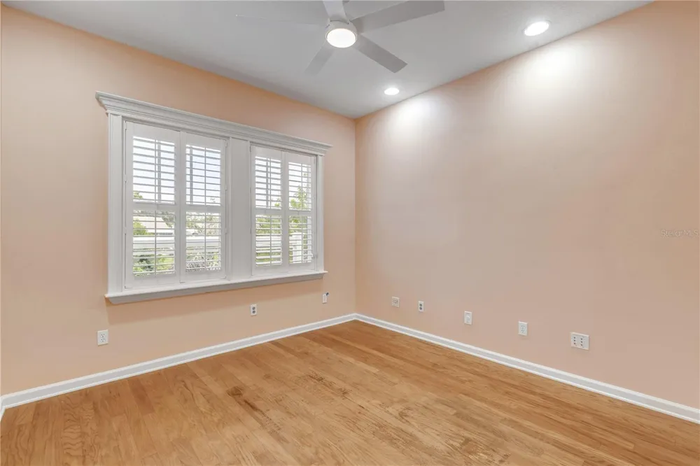 521 S PENINSULA AVENUE New Smyrna Beach, FL 32169