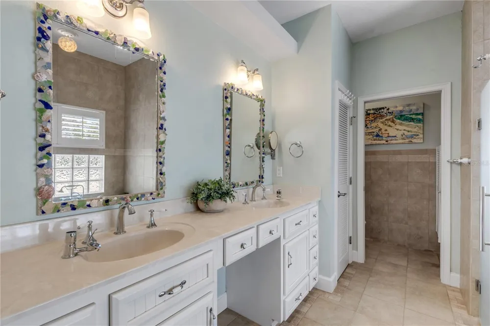 521 S PENINSULA AVENUE New Smyrna Beach, FL 32169