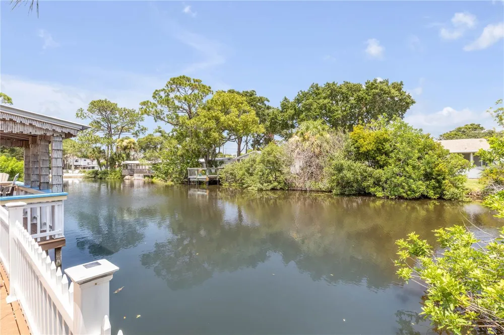 521 S PENINSULA AVENUE New Smyrna Beach, FL 32169