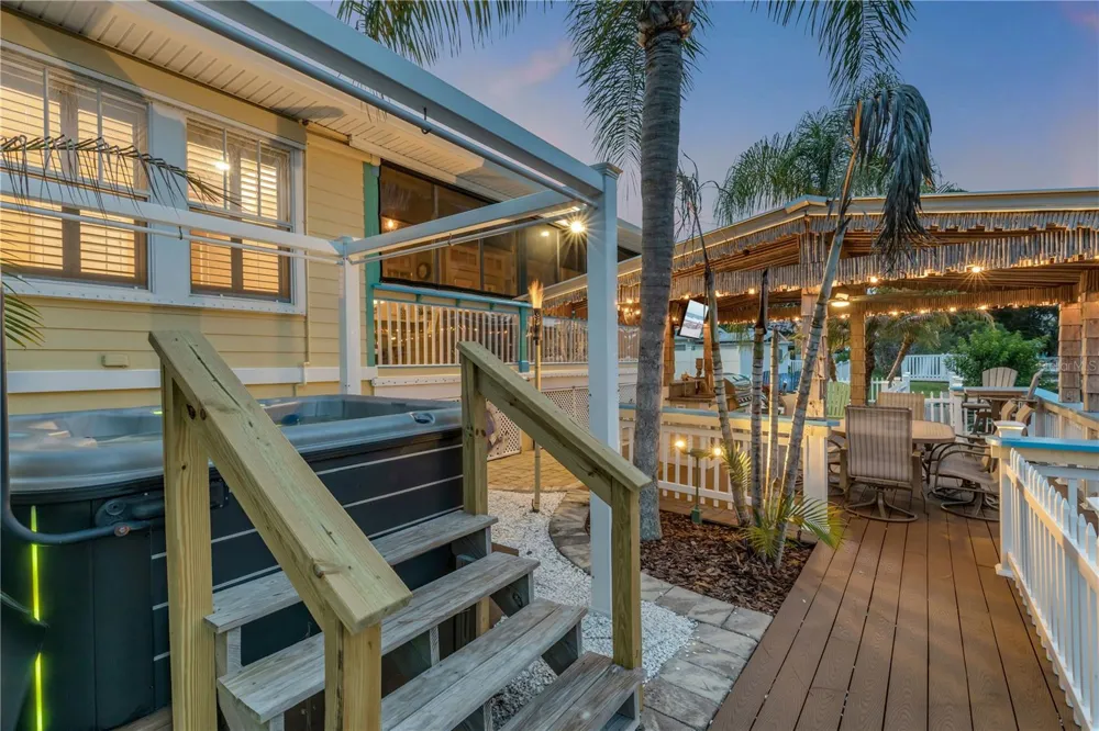 521 S PENINSULA AVENUE New Smyrna Beach, FL 32169