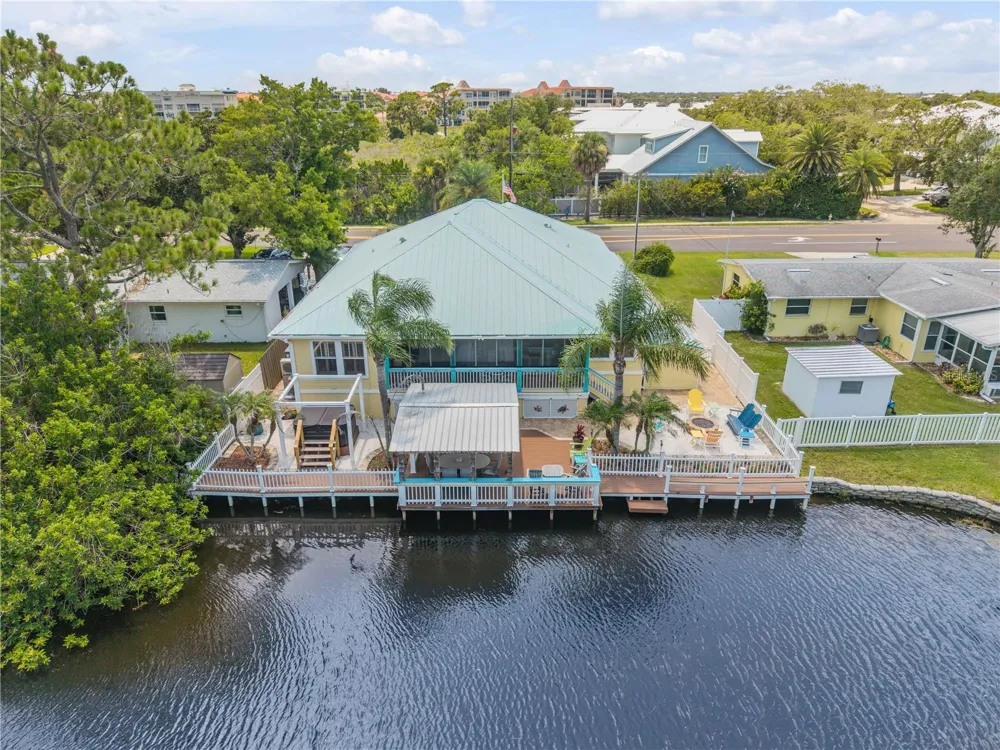 521 S PENINSULA AVENUE New Smyrna Beach, FL 32169