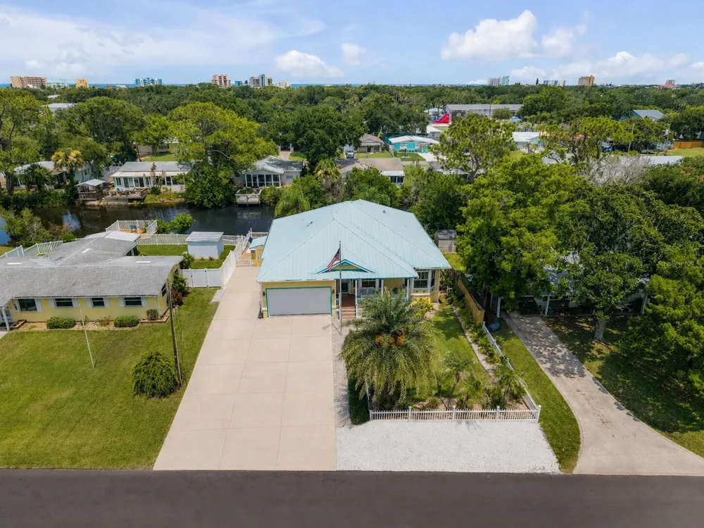 521 S PENINSULA AVENUE New Smyrna Beach, FL 32169