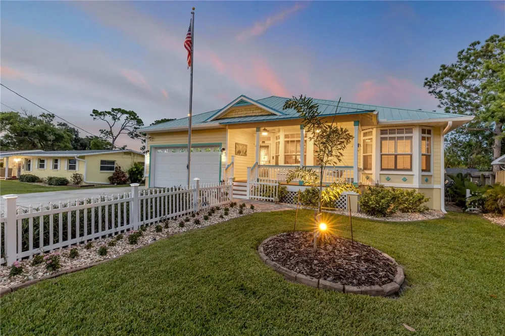 521 S PENINSULA AVENUE New Smyrna Beach, FL 32169