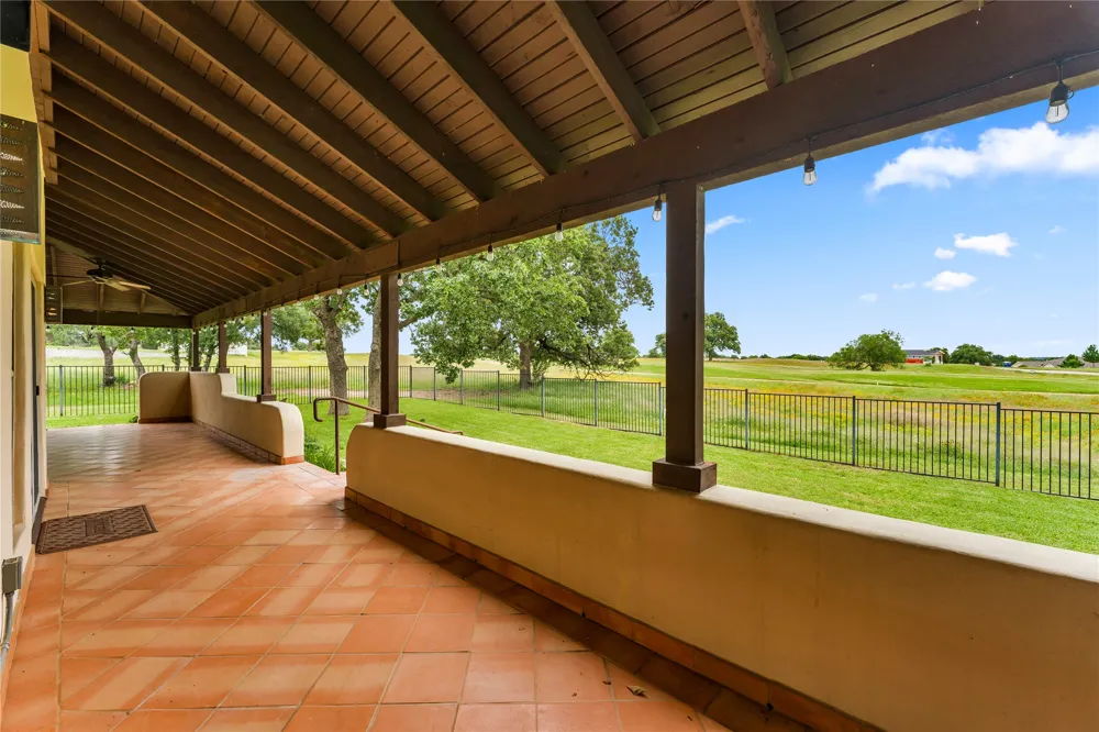 111 Woodlawn Drive Kingsland, TX 78639