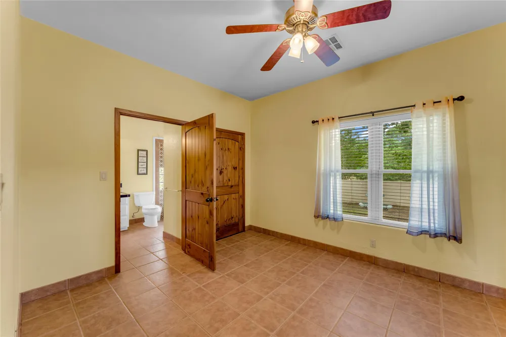111 Woodlawn Drive Kingsland, TX 78639