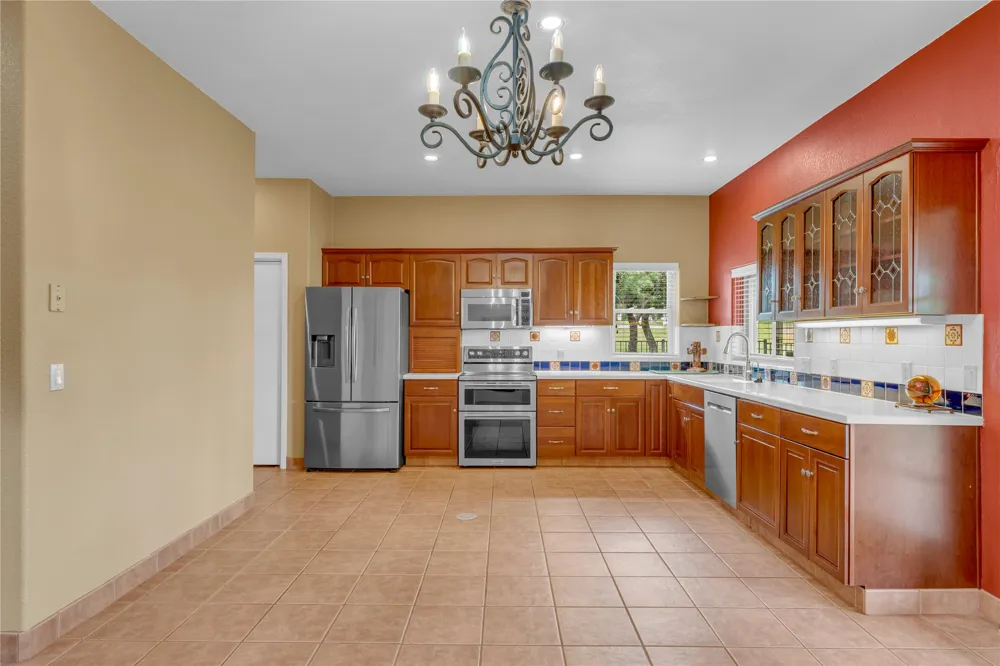 111 Woodlawn Drive Kingsland, TX 78639