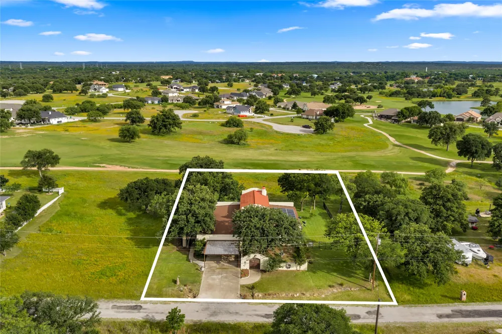 111 Woodlawn Drive Kingsland, TX 78639
