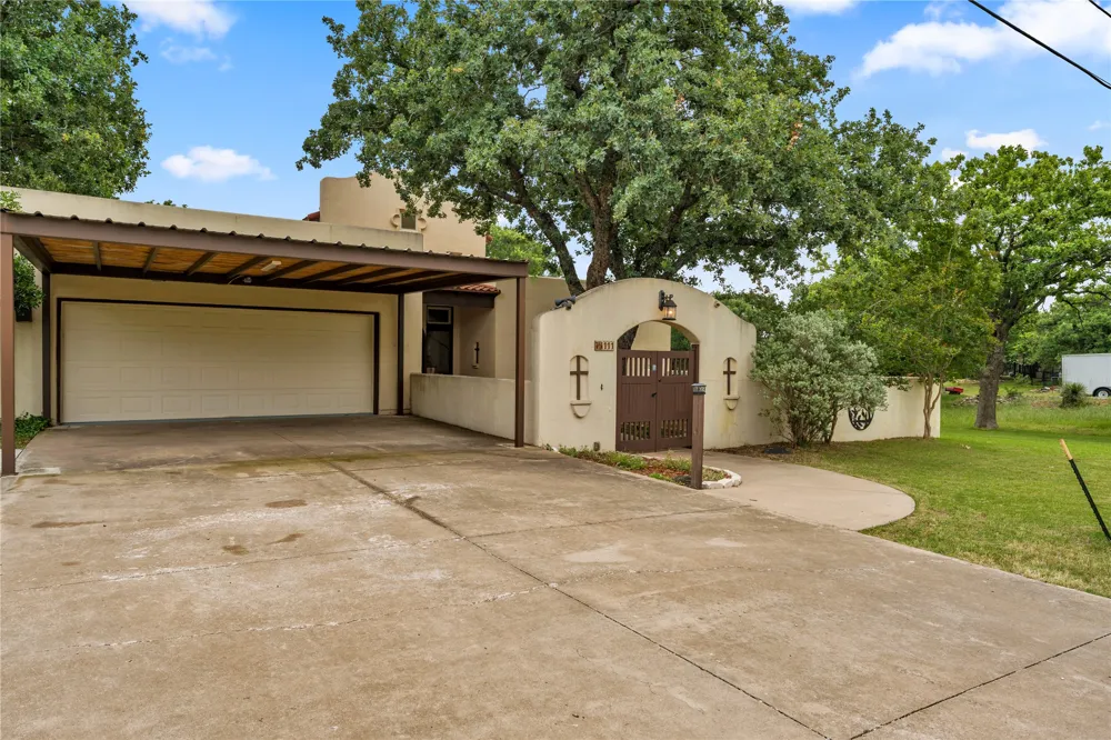 111 Woodlawn Drive Kingsland, TX 78639