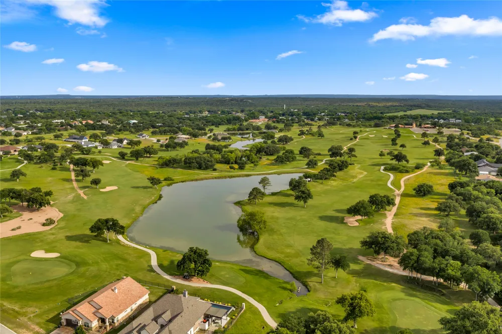 111 Woodlawn Drive Kingsland, TX 78639