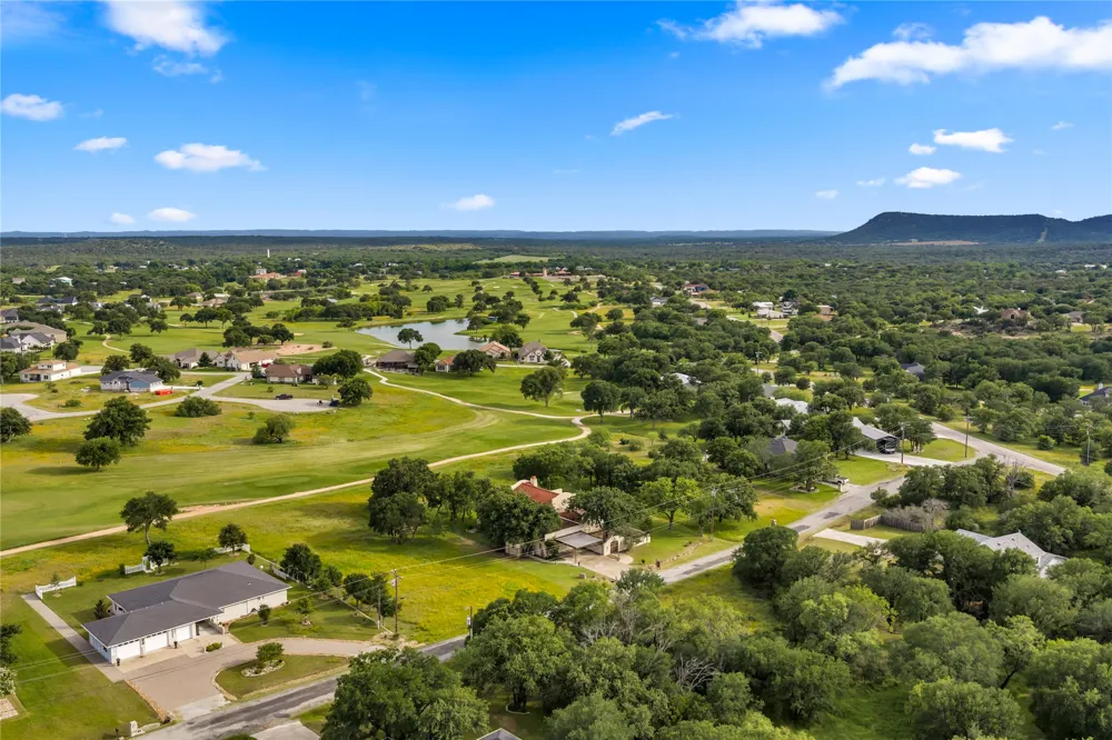 111 Woodlawn Drive Kingsland, TX 78639