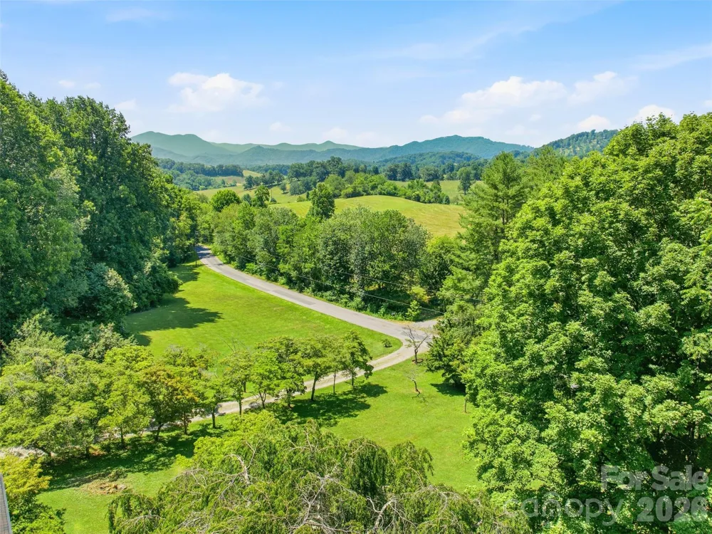 252 Big Stomp Road Waynesville, NC 28786