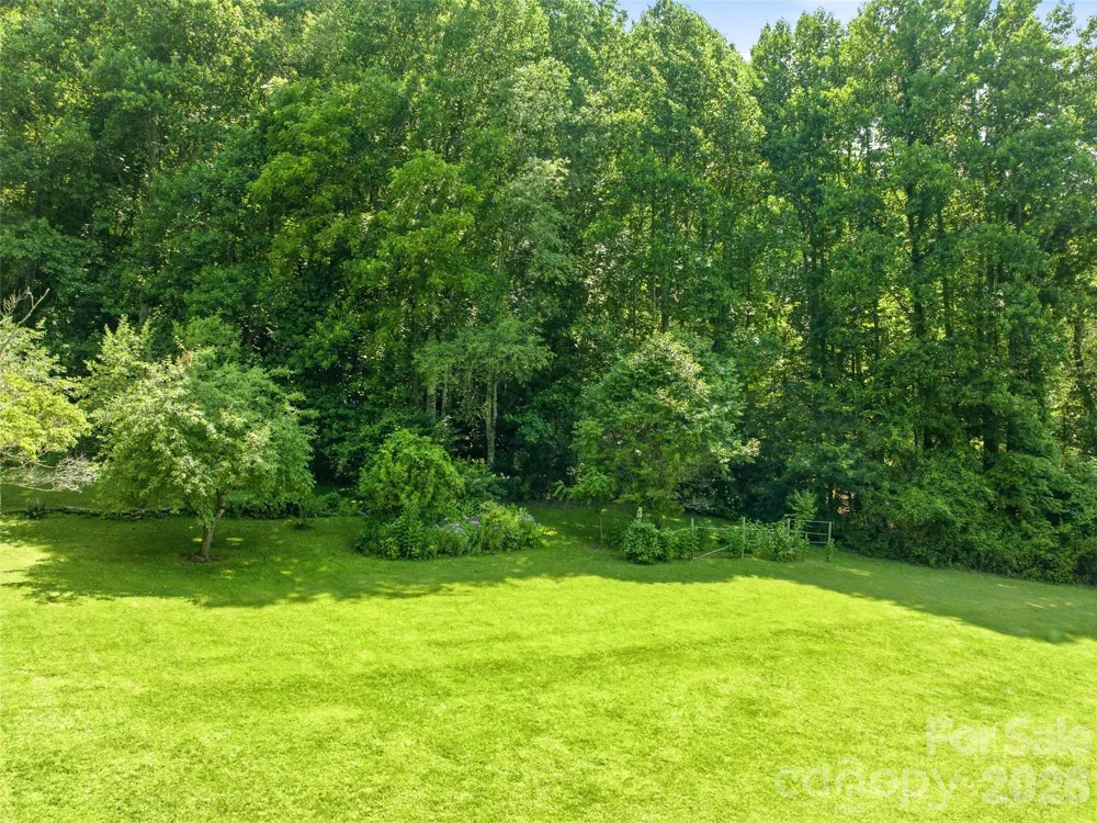 252 Big Stomp Road Waynesville, NC 28786