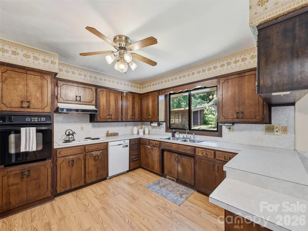 252 Big Stomp Road Waynesville, NC 28786