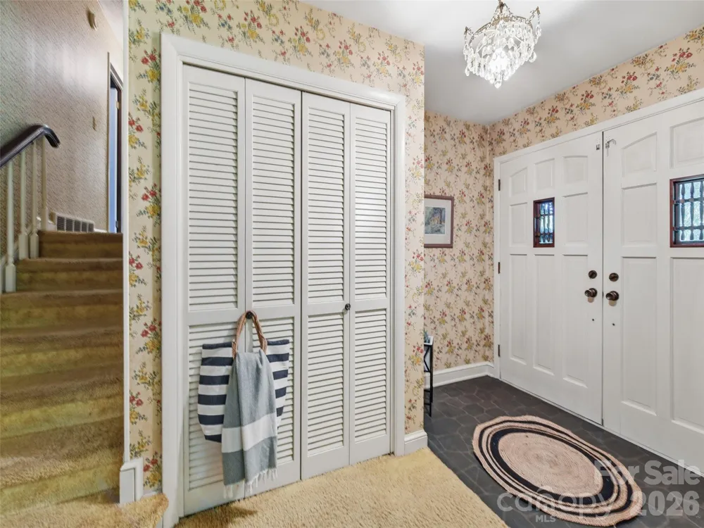 252 Big Stomp Road Waynesville, NC 28786